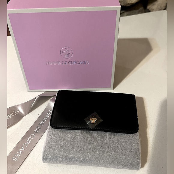 NWT Femme De Cupcakes Black Compact Bifold Wallet - Picture 1 of 7